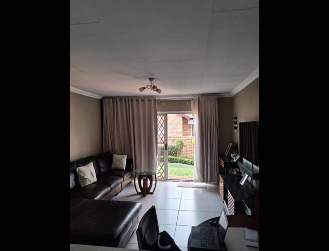 3 BEDROOM HOUSE FOR SALE IN HEUWELSIG ESTATE